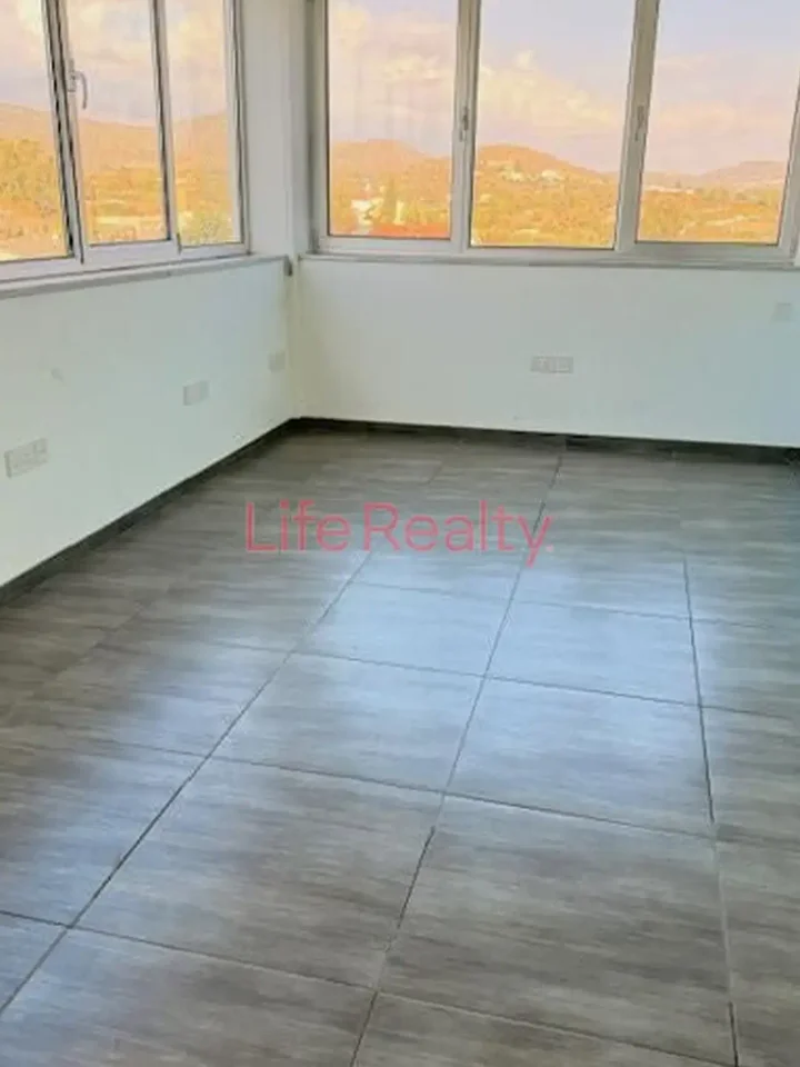 Γραφείο 300 μ² προς ενοικίαση στην τοποθεσία Limassol, Parekklisia