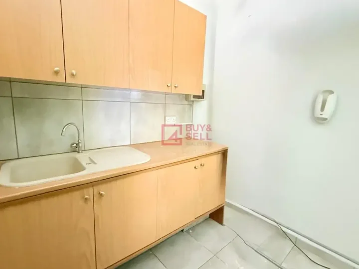 Trading area 52 m² for rent in Limassol, Limassol - Agia Zoni