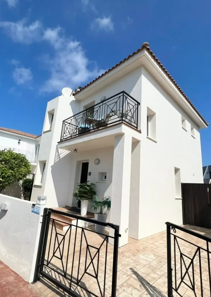 3-bedroom detached house for rent 155 m² in Famagusta, Pernera