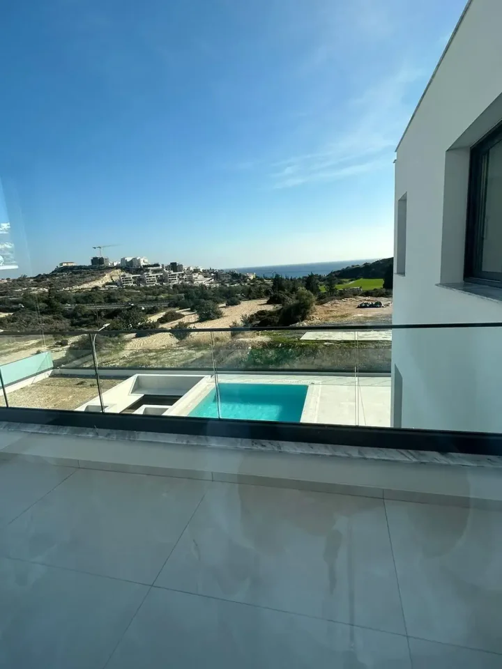 3-bedroom villa for rent 190 m² in Limassol, Agios Tychon