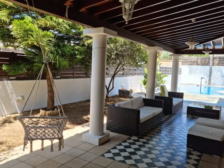 4-bedroom villa for rent 272 m² in Nicosia, Egkomi