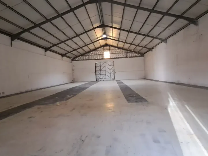 Warehouse 550 m² for rent in Nicosia
