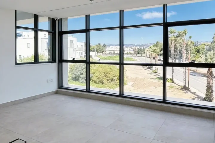 Office 222 m² for rent in Paphos, Paphos - Agios Theodoros