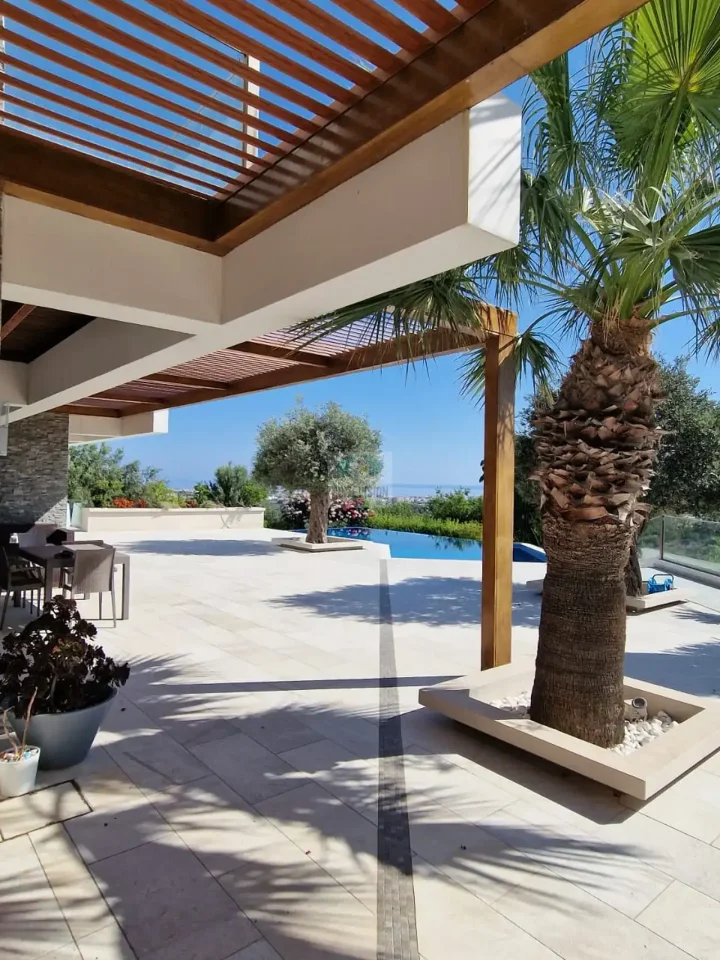 5-bedroom villa for rent 400 m² in Famagusta, Protaras