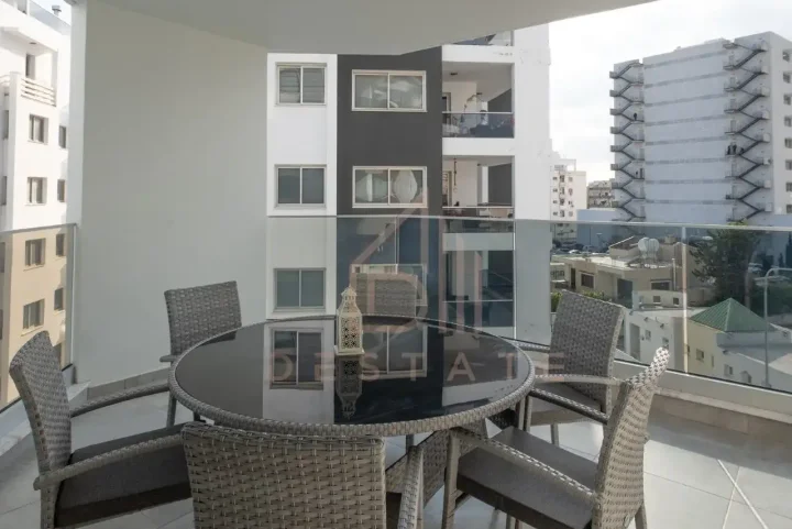 2-bedroom apartments for rent 90 m² in Larnaca, Larnaka - Finikoudes