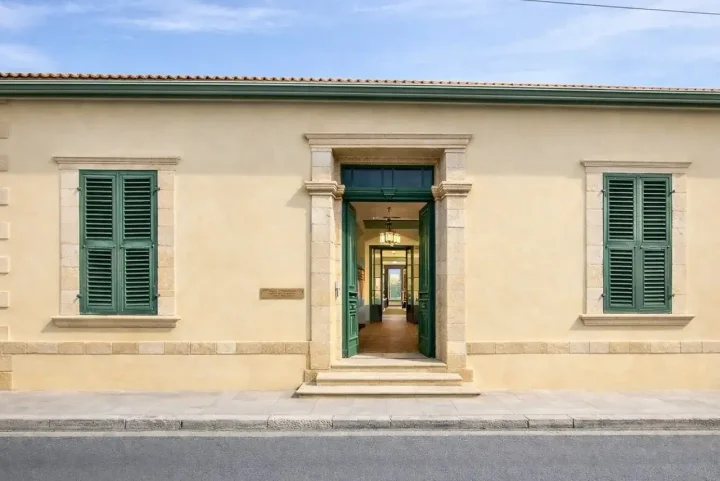 Office 336 m² for rent in Limassol, Limassol - Agia Triada