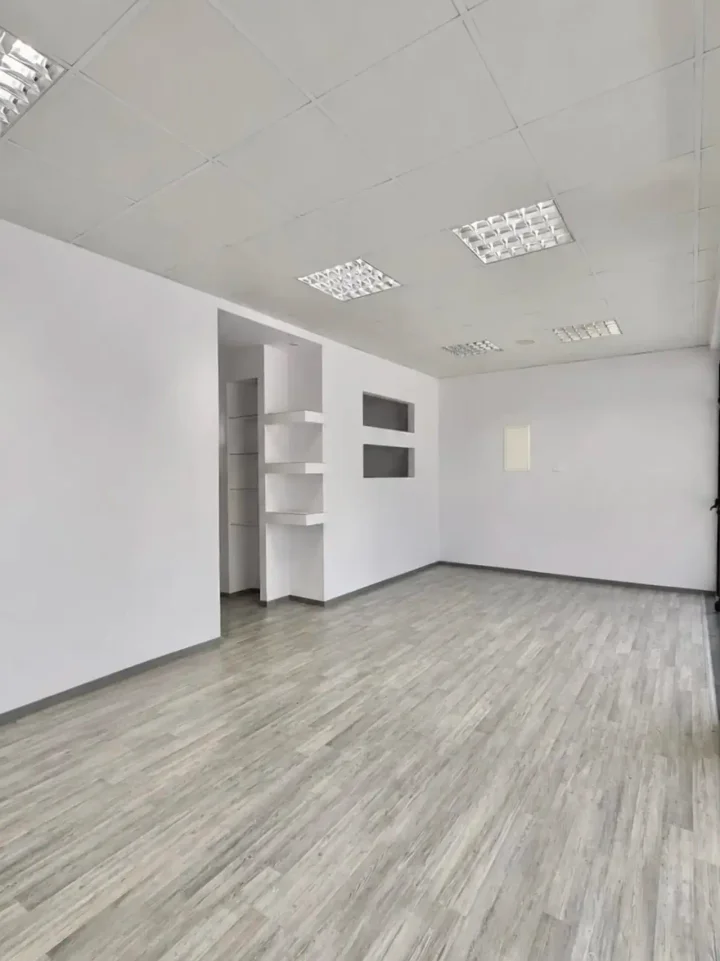 Trading area 72 m² for rent in Limassol, Limassol - Kapsalos