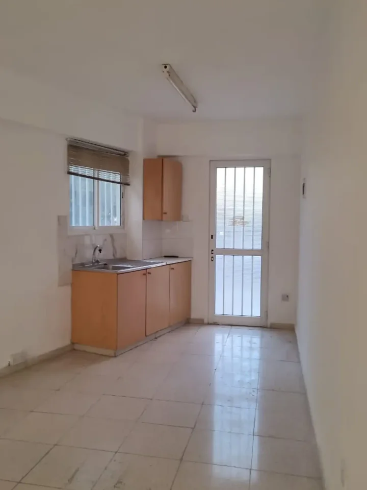 Trading area 100 m² for rent in Nicosia, Nicosia - Ag. Antonios