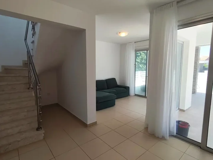 Villa for rent 120 m² in Larnaca, Perivolia Larnakas