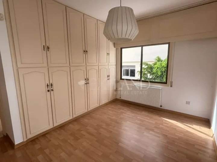 Semi-detached house for rent 200 m² in Limassol, Limassol - Agios Georgios