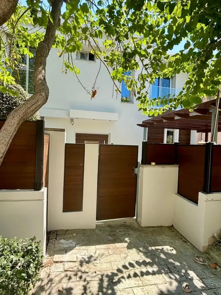 4-bedroom semi-detached house for rent 180 m² in Limassol, Agios Tychon Tourist Area