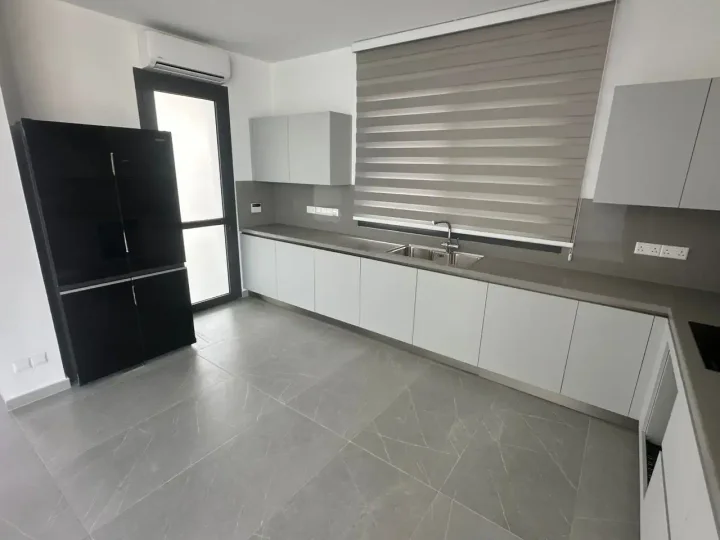 4-bedroom detached house for rent 270 m² in Nicosia, Latsia - Agios Georgios