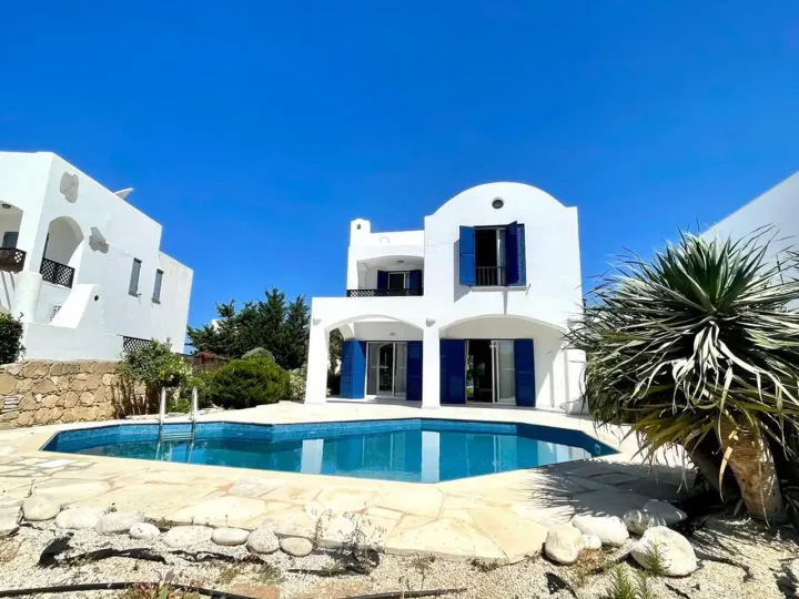 Villa for rent 258 m² in Paphos, Chlorakas