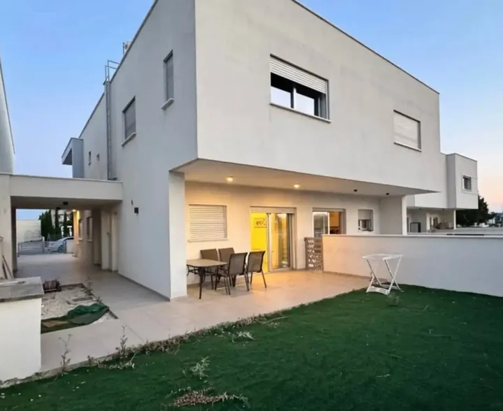 3-спальная отдельный дом в аренду 190 м² в Limassol, Kato Polemidia