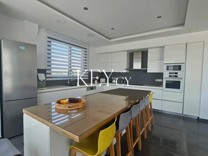 Villa for rent 330 m² in Limassol, Moni