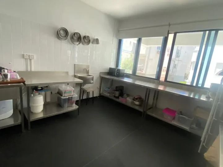 Trading area 75 m² for rent in Nicosia, Nicosia - Lykabittos