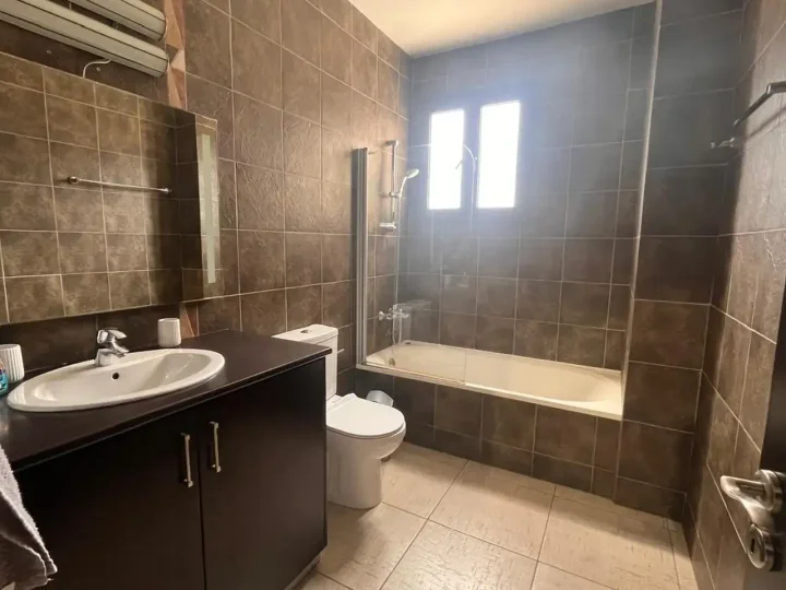 2-bedroom apartments for rent 102 m² in Larnaca, Larnaka - Arch Makarios III