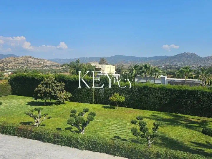 Villa for rent 330 m² in Limassol, Moni