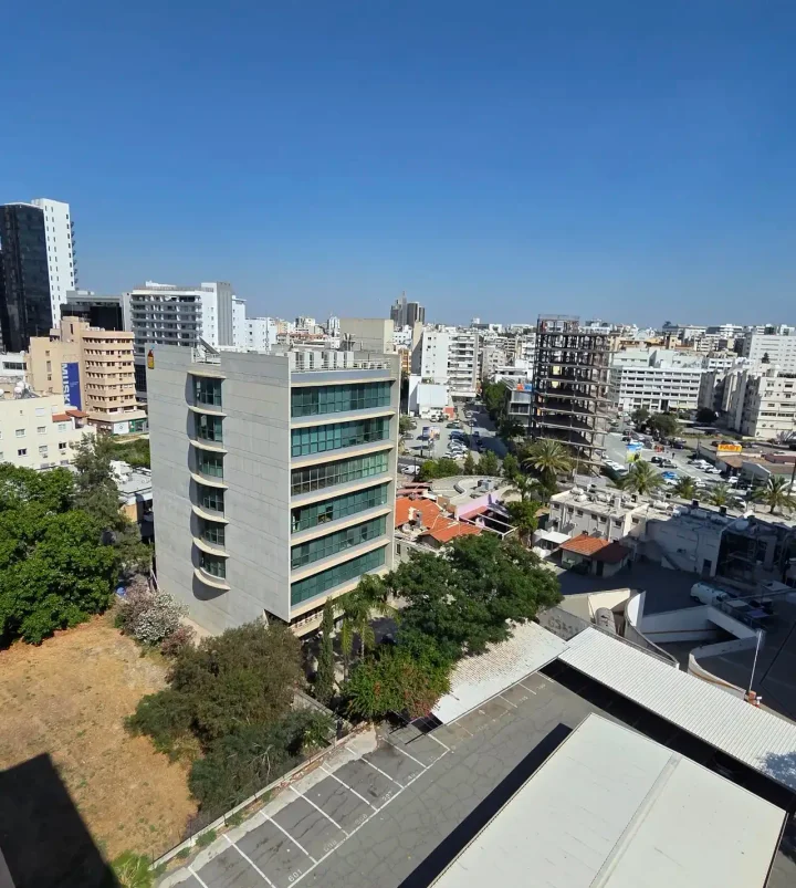 Office 120 m² for rent in Nicosia, Nicosia - Trypiotis