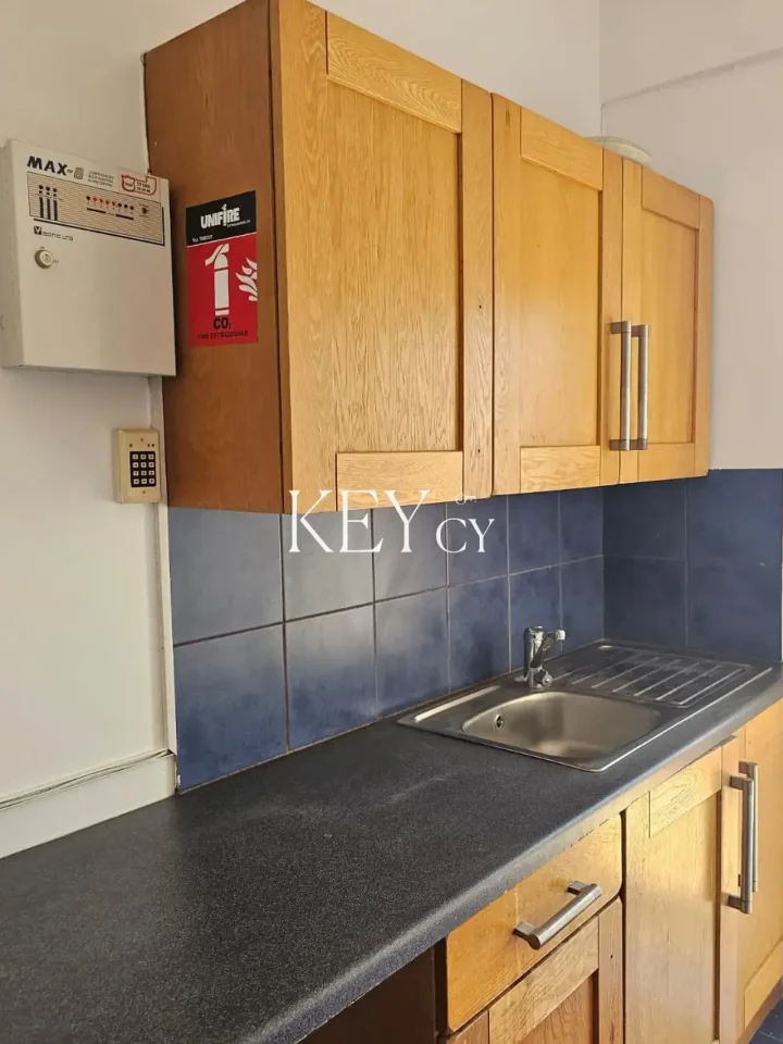 Office 150 m² for rent in Limassol, Limassol - Agia Zoni