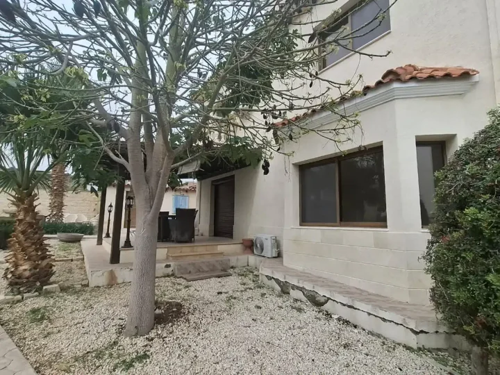 5-bedroom detached house for rent 280 m² in Limassol, Parekklisia