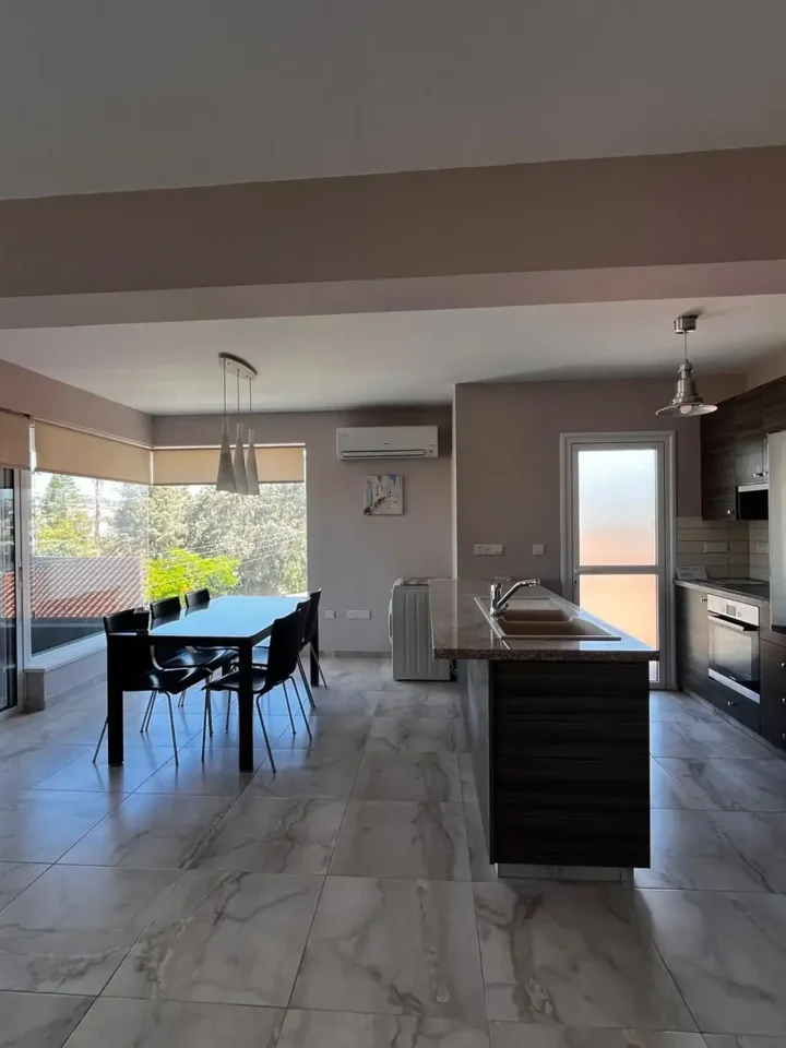 Апартаменты в аренду 90 м² в Limassol, Limassol - Kapsalos