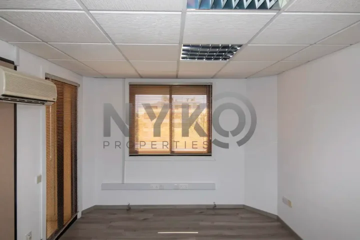 Office 180 m² for rent in Limassol, Limassol - Agia Zoni