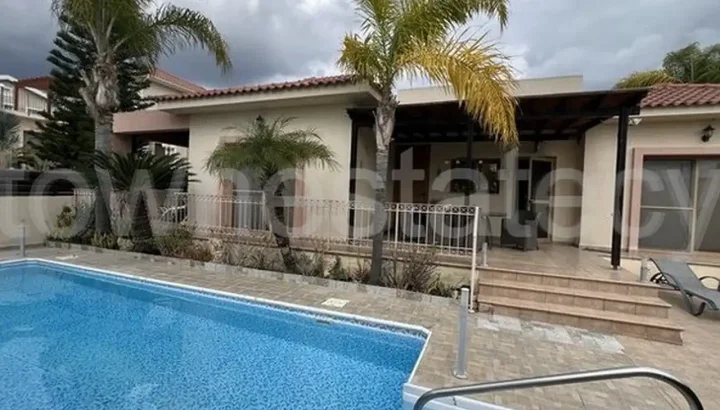 3-bedroom villa for rent 130 m² in Limassol, Pyrgos Lemesou