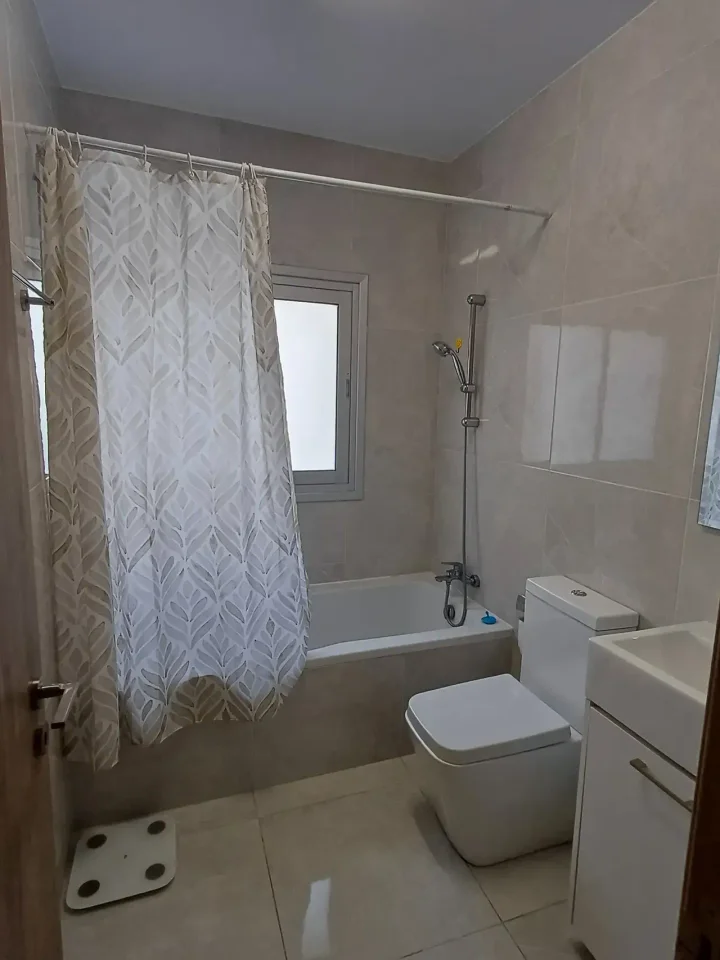 3-bedroom apartments for rent 150 m² in Limassol, Limassol - Mesa Geitonia