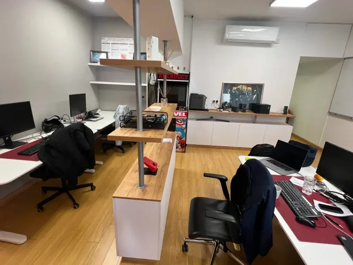 Office 100 m² for rent in Limassol, Limassol - Agia Triada