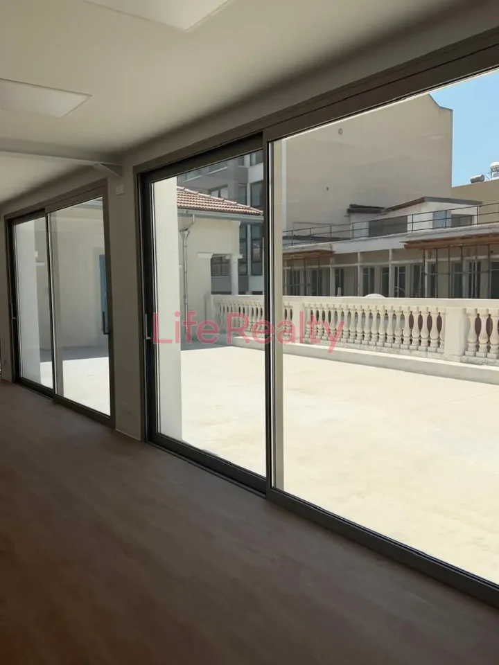 Офис 400 м² в аренду в Limassol, Historical Center