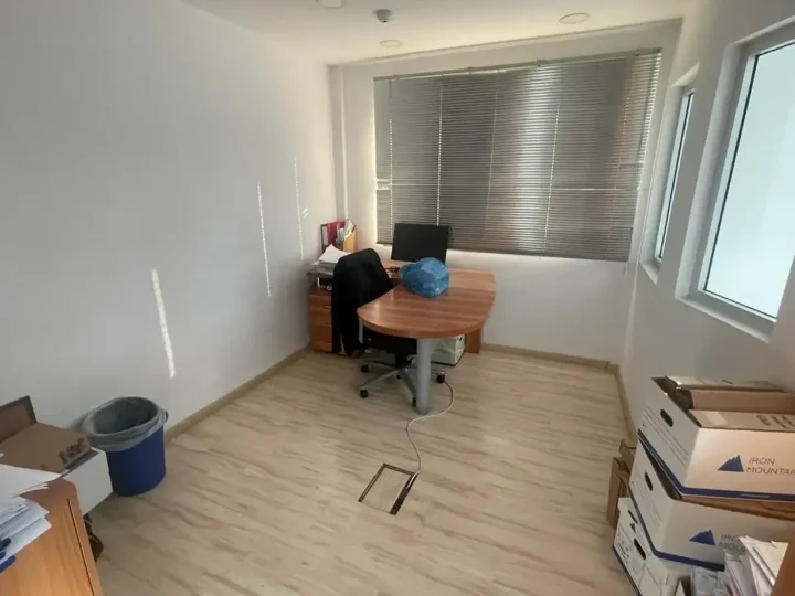 Office 2000 m² for rent in Limassol, Limassol - Neapolis