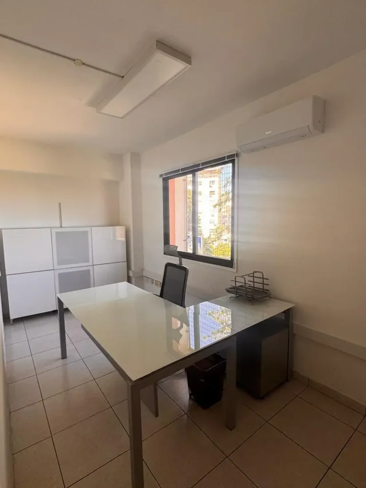 Office 90 m² for rent in Larnaca, Drosia