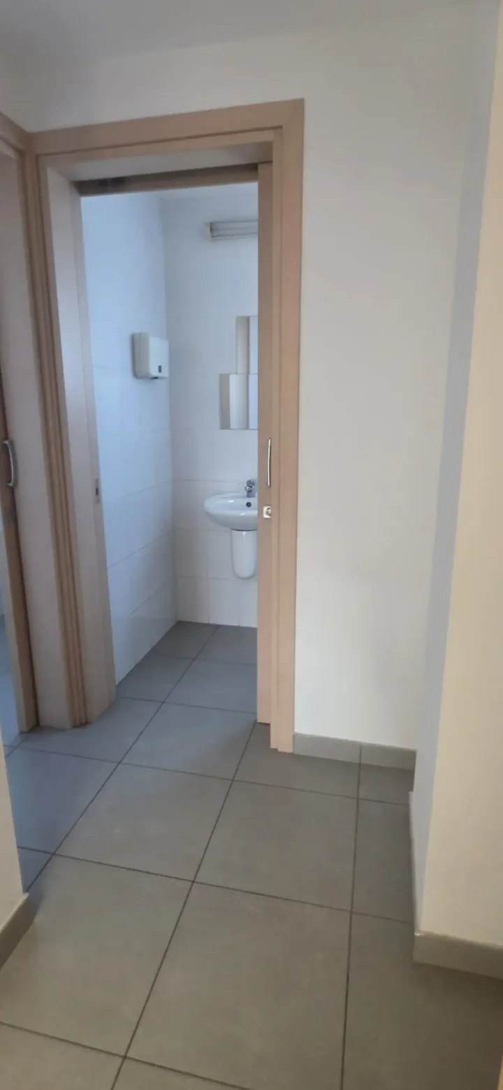 Office 120 m² for rent in Nicosia, Strovolos - Chryseleousa