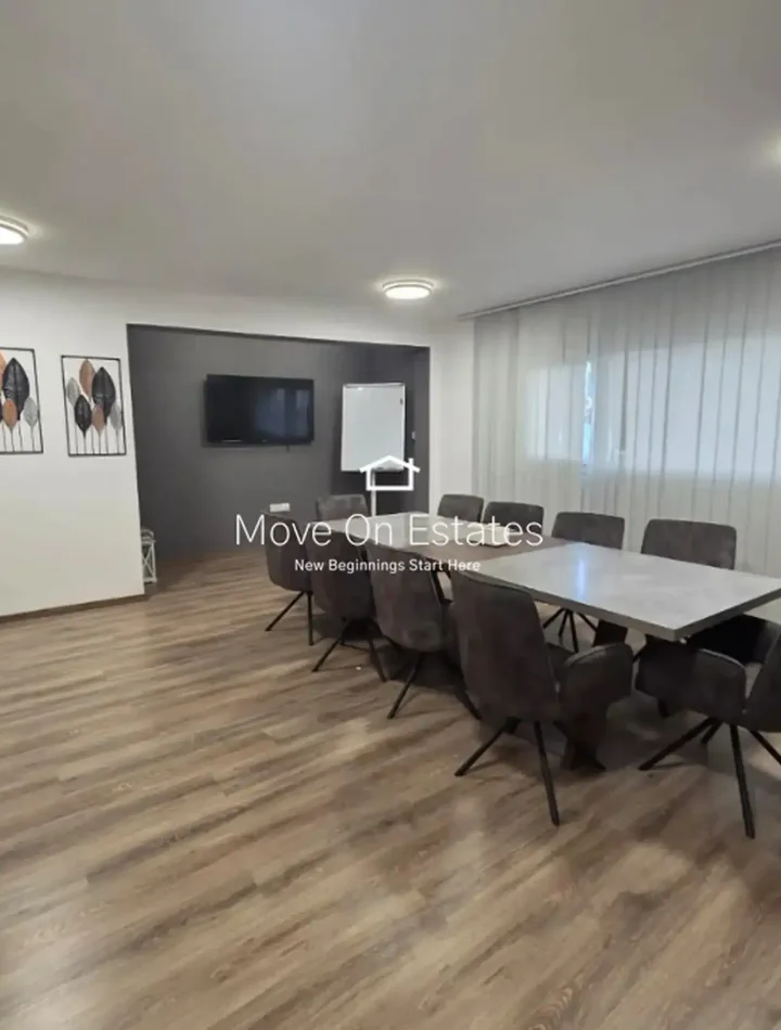 Office 23 m² for rent in Larnaca, Larnaka - Skala