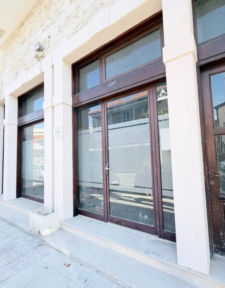 Office 260 m² for rent in Limassol, Historical Center